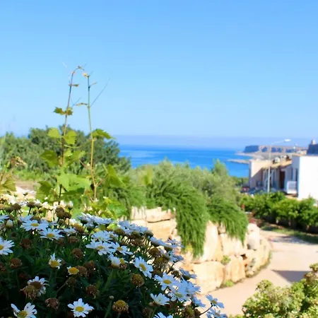 Stella Del Sud Makari Bed & Breakfast